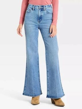 Universal Thread | Highest Rise 70’s Flare Jeans Vintage Light Wash Stretch 12